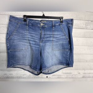 Torrid Feel the Fit Distress Denim Shorts Size 26